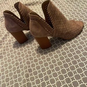 New Fergilicious open toed heels, size 7